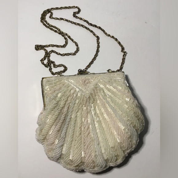 La Regale Handbags - Vintage La Regale LTD Hand Made Seed Bead Clamshell Formal Wedding Purse